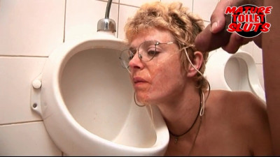 Candice C. (42) - Mature Toilet Slut